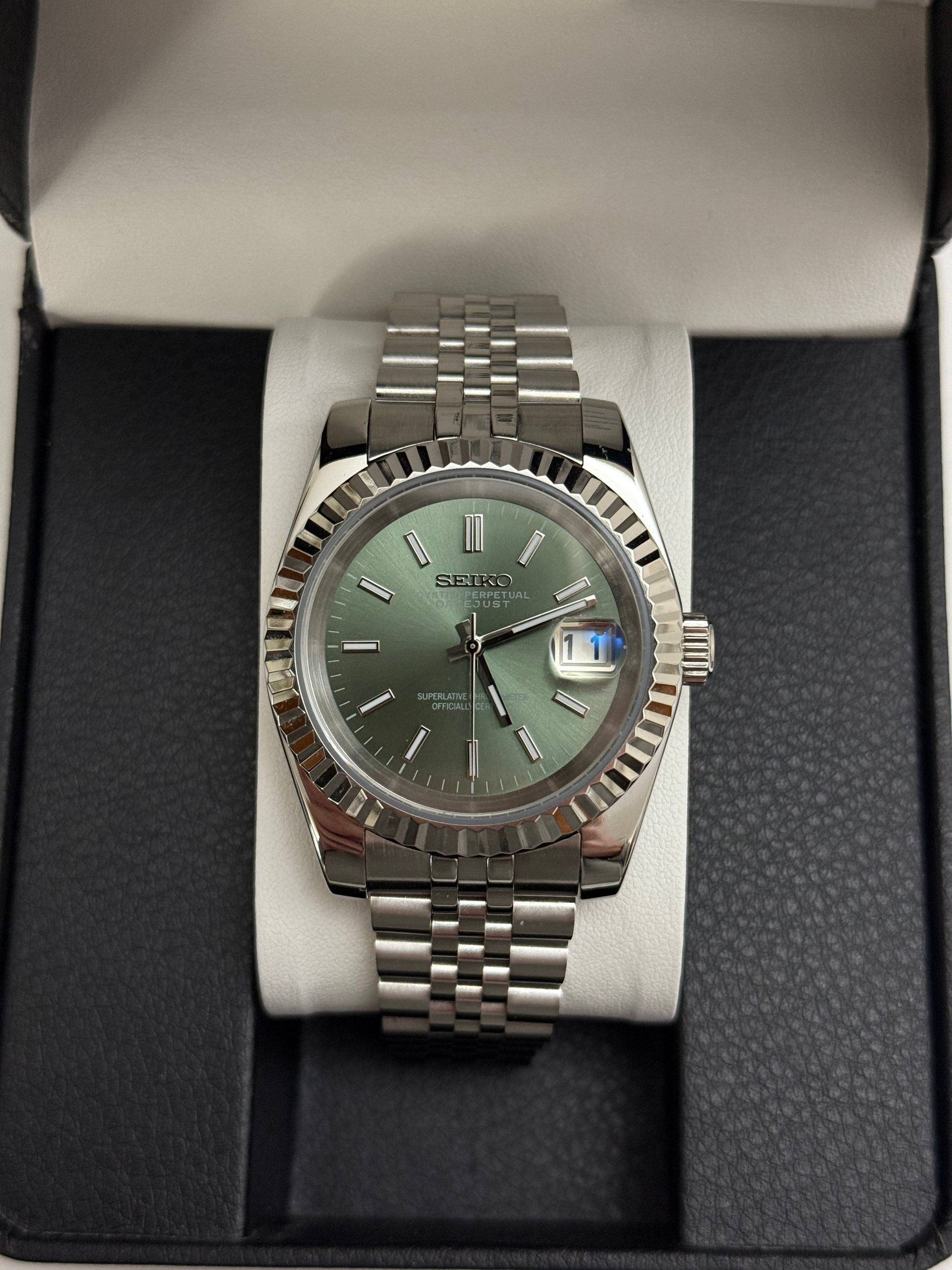 Seiko Mod Date Just Green