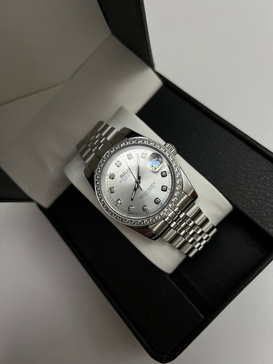 Seiko Mod Date Just White Diamond – automatski sat, 40mm i 36mm