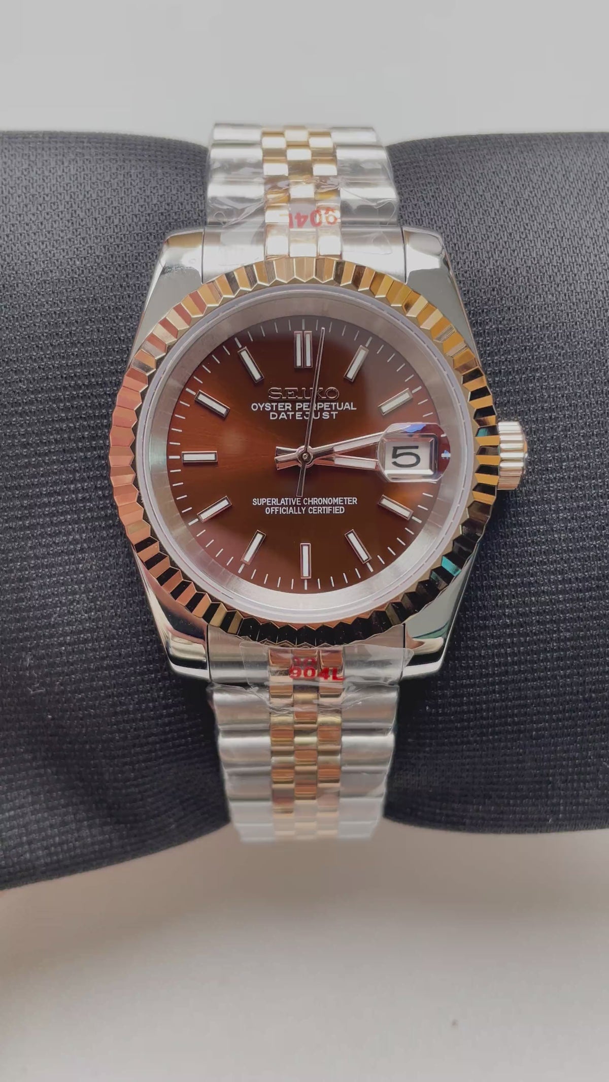 Seiko Mod Date Just Black – automatski sat, 40mm i 36mm
