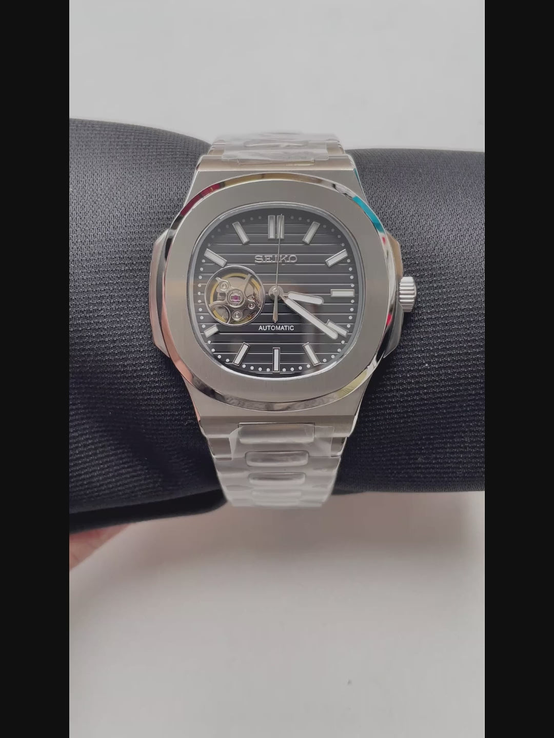 Seiko Mod Nautilus Open Heart Black – automatski sat sa otvorenim srcem, 40mm